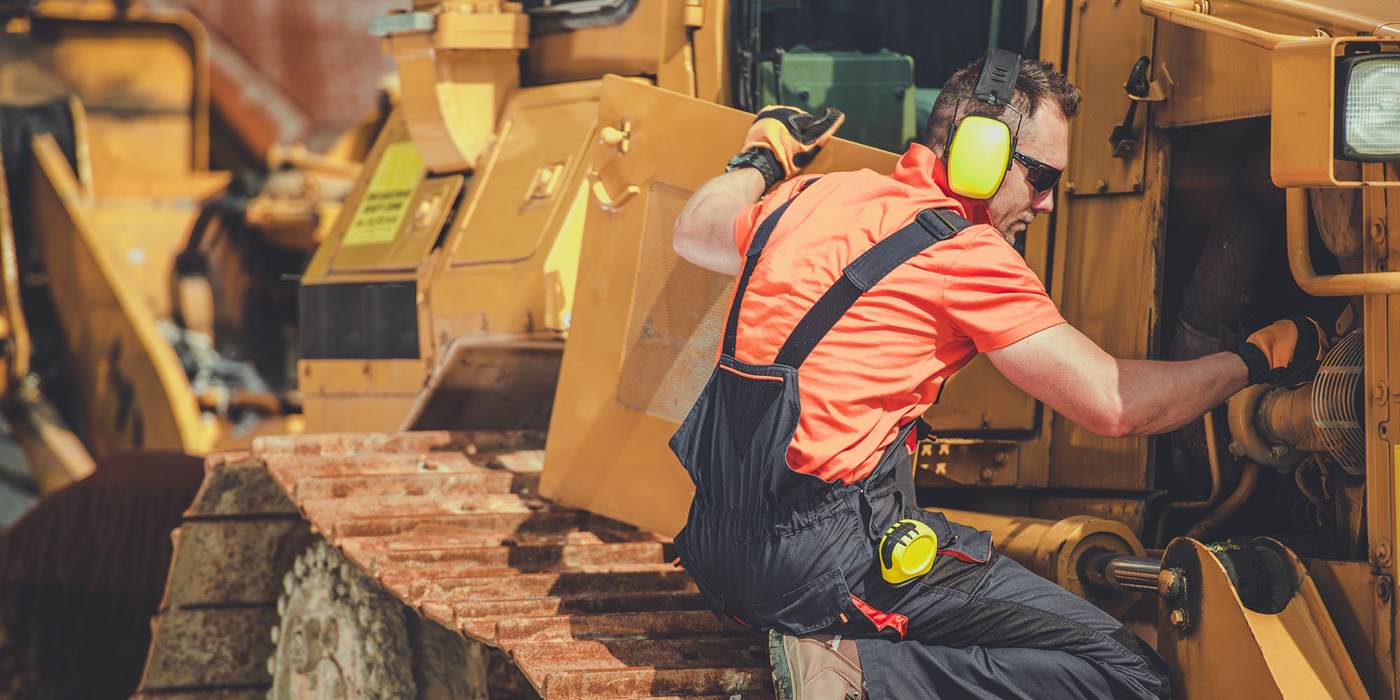 Renting vs Leasing Heavy Machinery – What’s the Difference?